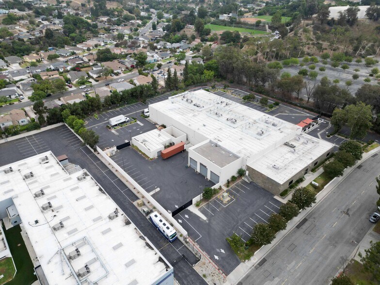 More Photos Of 2001 Saturn St, Monterey Park Light Distribution For Sale