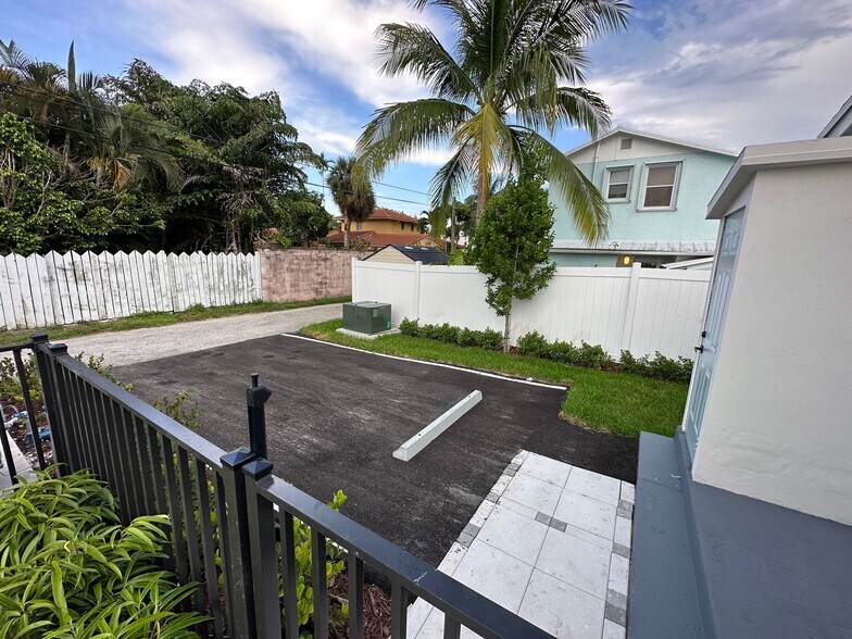 More Photos Of 351 NE 7th Ave, Delray Beach Apartments For Sale