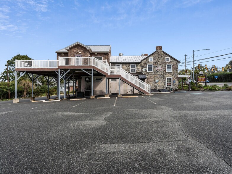 More Photos Of 1495 Farmington Ave, Pottstown General Retail For Sale