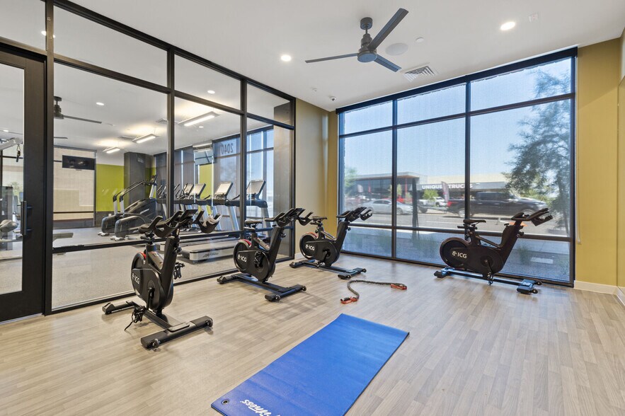 More Photos Of 2040-2060 N Scottsdale Rd, Scottsdale Apartments For Lease