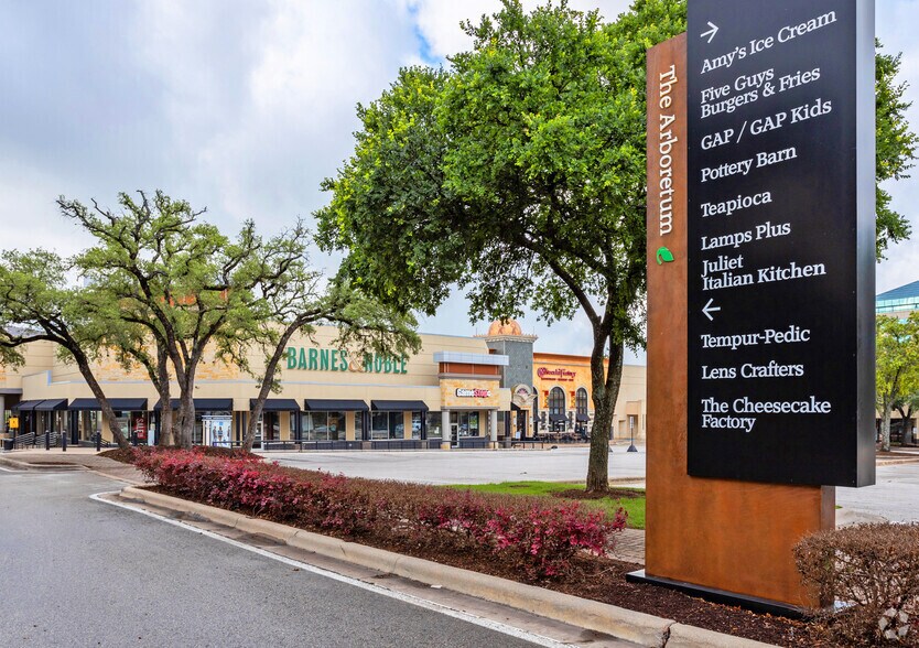 More Photos Of 10000 Research Blvd, Austin Unknown For Lease