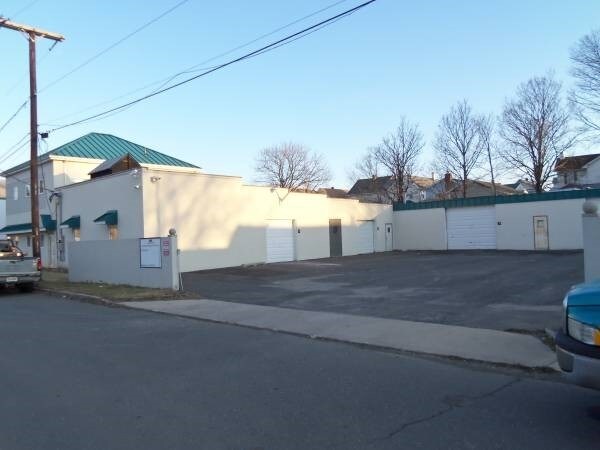 More Photos Of 55 Community Pl, Long Branch Warehouse For Lease