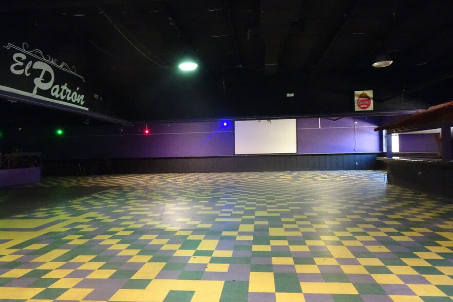 More Photos Of 363-365 N Concord Pky, Concord Warehouse For Lease