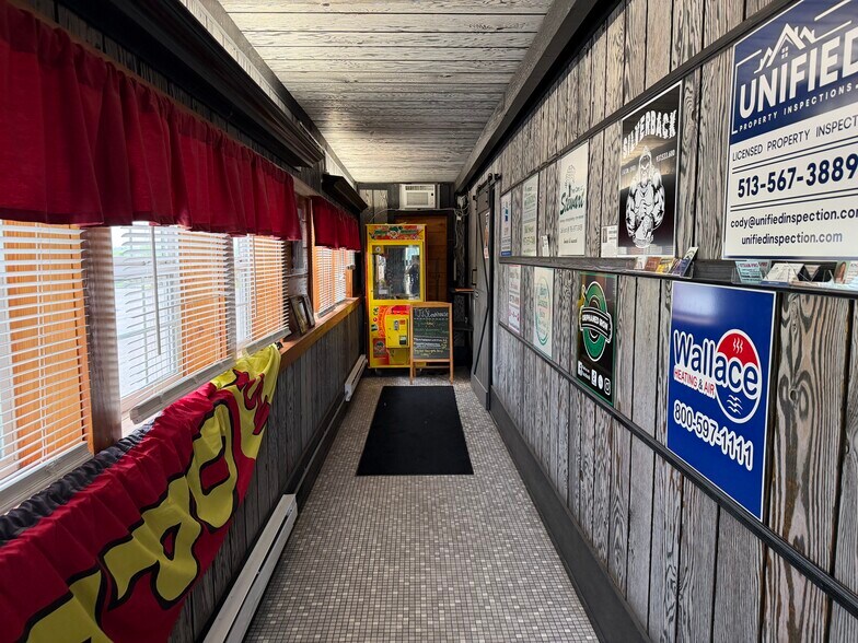 More Photos Of 617 S Washington St, New Paris Bar For Sale