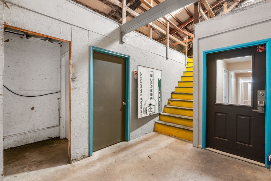 More Photos Of 2200 Sciaaca Rd, Spring Office For Sale