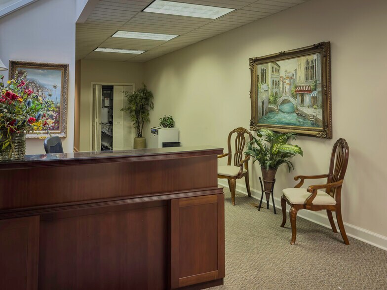 More Photos Of 25 South Court St, Montgomery Office Residential For Sale