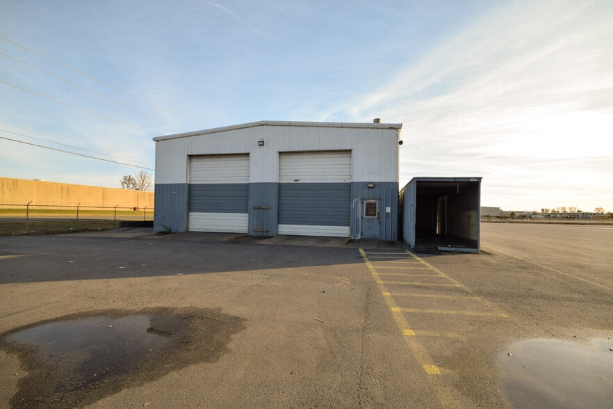 More Photos Of 6101 Lindsey Rd, Little Rock Distribution For Sale