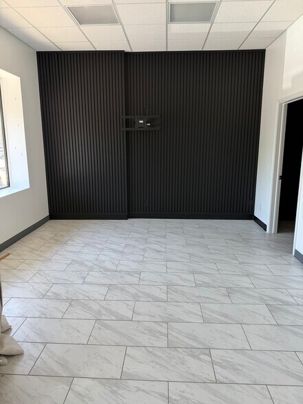 More Photos Of 11225 S Saginaw St, Grand Blanc Storefront Retail Office For Sale