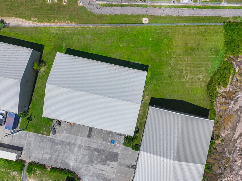 More Photos Of 8601 Fawn Trl, Conroe Warehouse For Sale