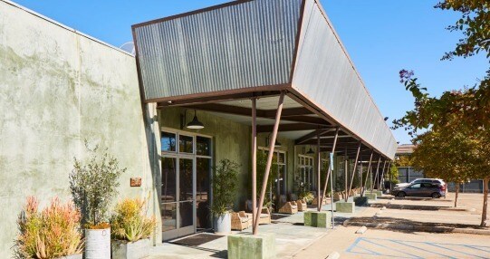 More Photos Of 2435-2449 N Naomi St, Burbank Loft Creative Space For Lease