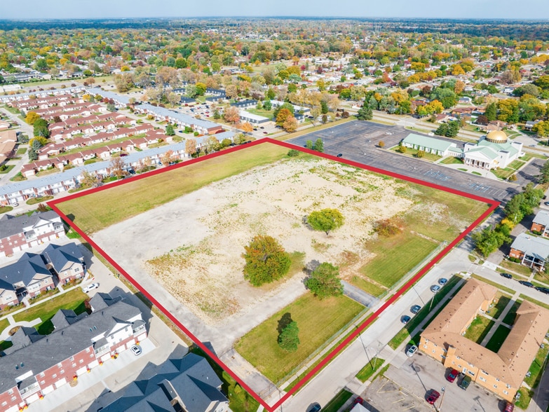 More Photos Of 8525 Cole Dr, Warren Apartments For Sale