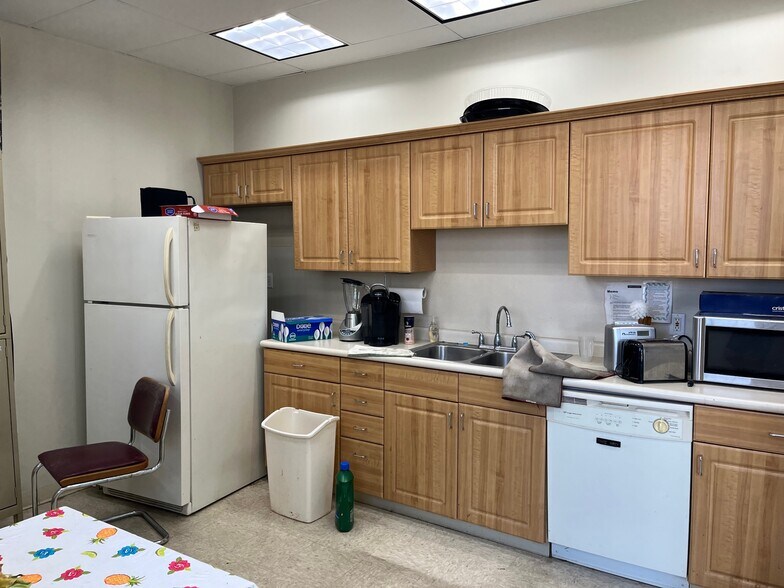 More Photos Of 119 W Bel Air Ave, Aberdeen Storefront For Sale