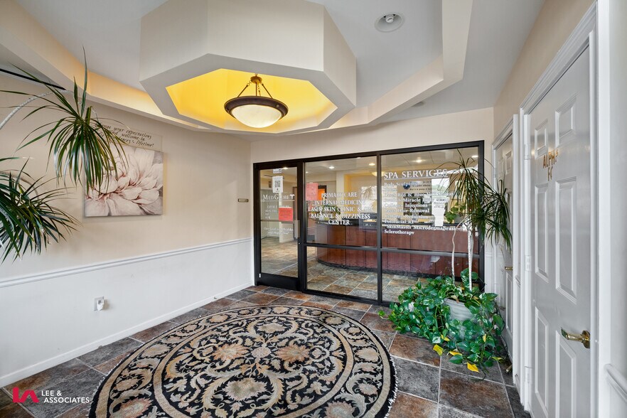 More Photos Of 1686 Roswell Rd, Marietta Office For Sale