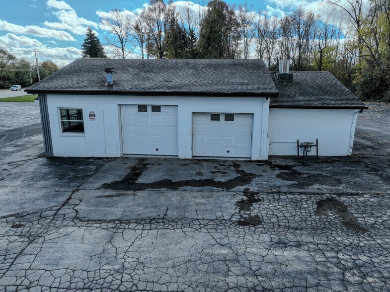 More Photos Of 4418 Douglas Ave, Racine Auto Dealership For Sale