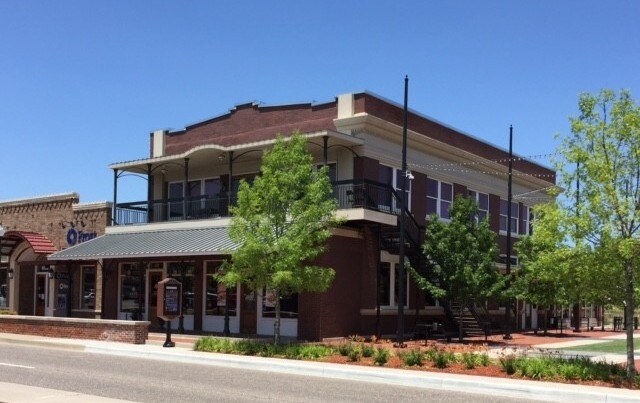 More Photos Of 113 N Poydras St, Lewisville Storefront Retail Office For Lease