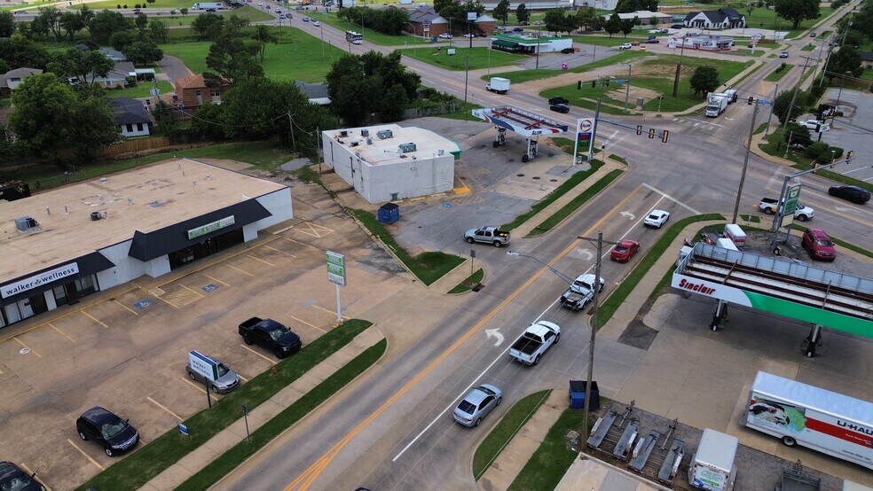 More Photos Of 1219-1223 N Broadway Ave, Moore General Retail For Lease