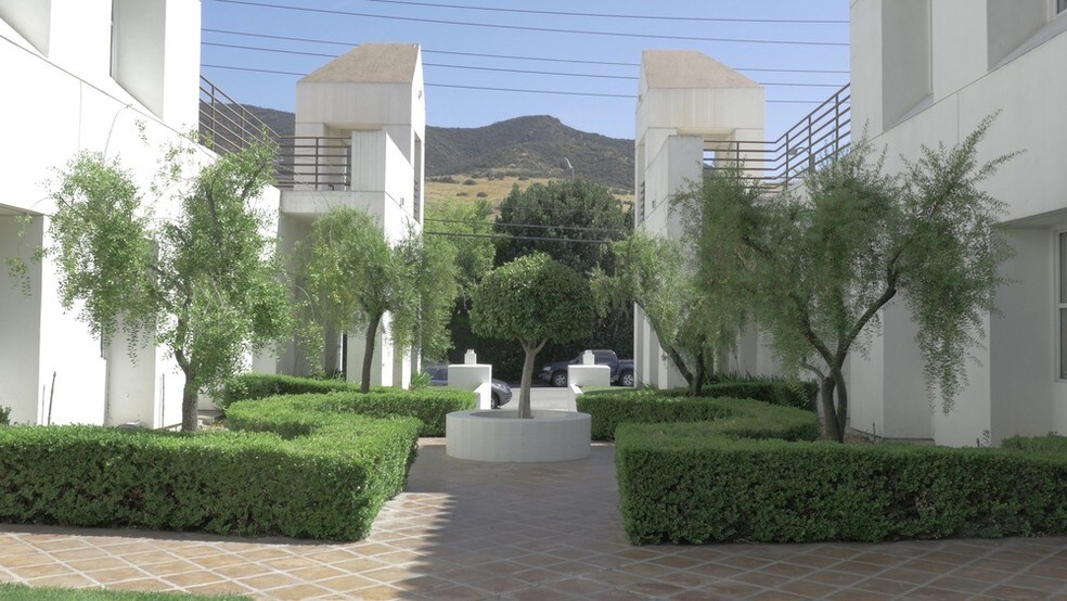 More Photos Of 30497 Canwood St, Agoura Hills Office For Lease