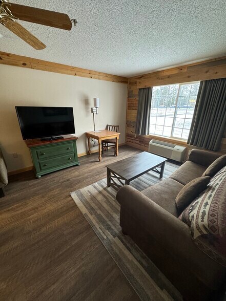 More Photos Of 10290 Highway 27 S, Hayward Hotel For Sale