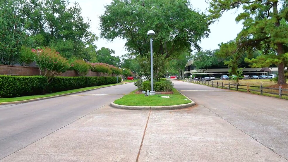 Primary Photo Of 8554 Katy Fwy, Houston Unknown For Lease