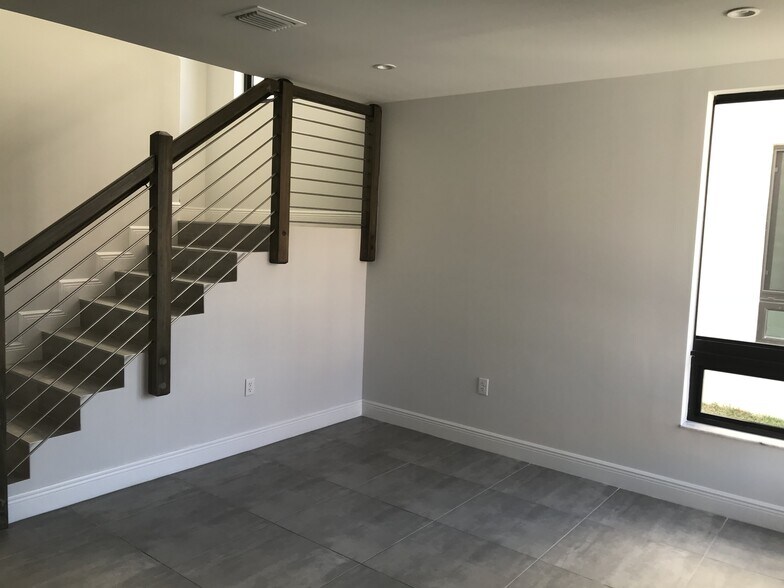 More Photos Of 4364 E 10th Ave, Hialeah Apartments For Sale