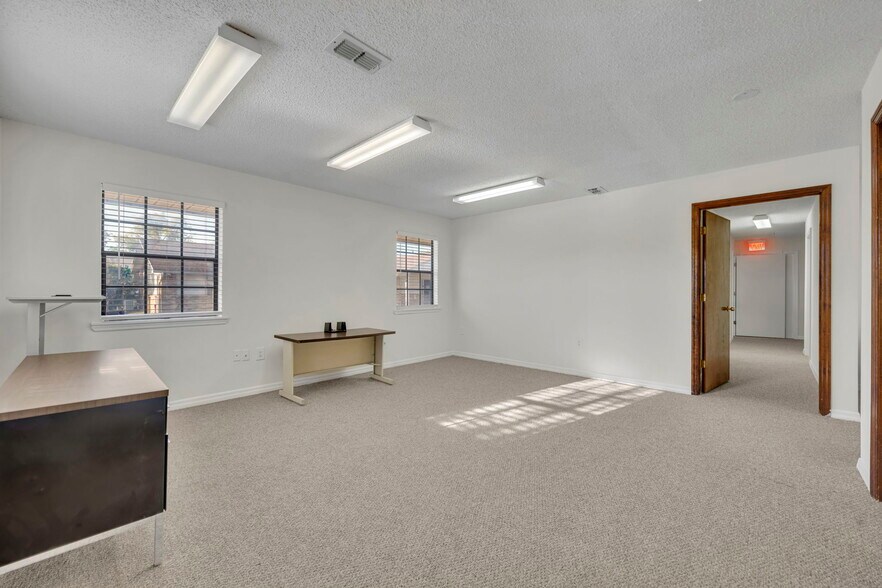 More Photos Of 420 Lake Howell Rd, Maitland Office For Lease