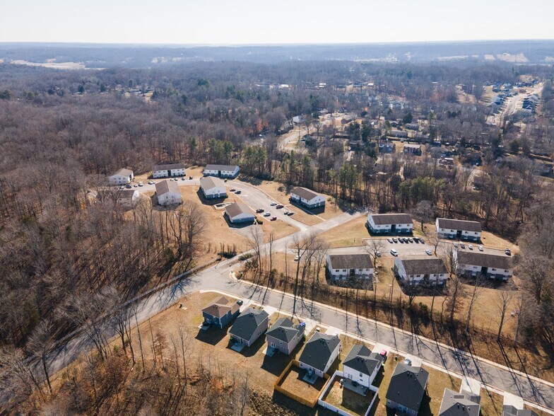 More Photos Of 1351 Avondale Dr, Clarksville Apartments For Sale