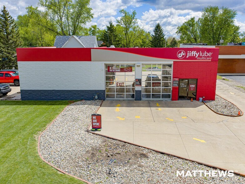 Primary Photo Of 640 N Wayne St, Angola Auto Repair For Sale