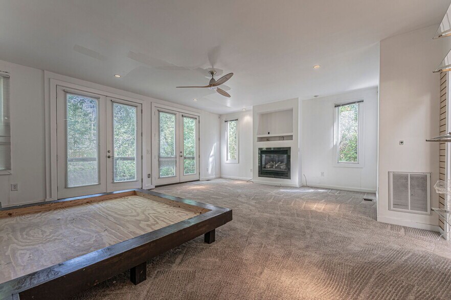 More Photos Of 191 Chamberlain St, Raleigh Dormitory For Sale