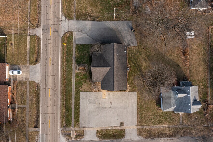 More Photos Of 709 Staunton Rd, Gillespie Office For Sale