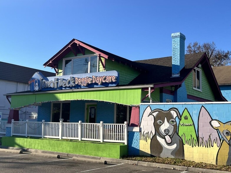 More Photos Of 2220 Laskin Rd, Virginia Beach Freestanding For Sale