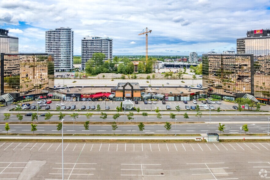 More Photos Of 2504-2528 Boul Daniel-Johnson, Laval Storefront For Lease