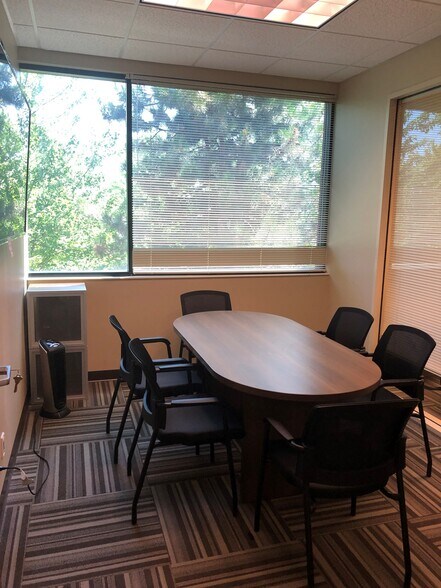 More Photos Of 4200 Cantera Dr, Warrenville Business Park For Sale