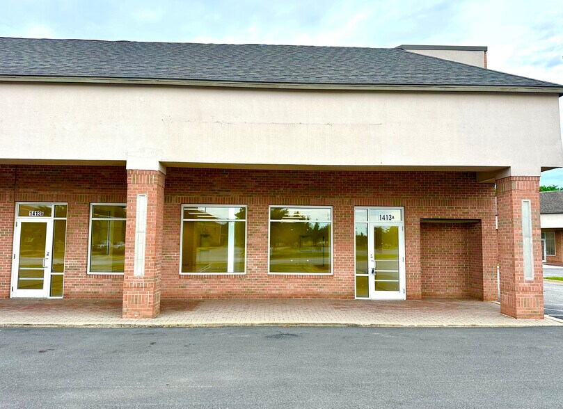 More Photos Of 1403 S Lake Park Ave, Hobart Unknown For Lease