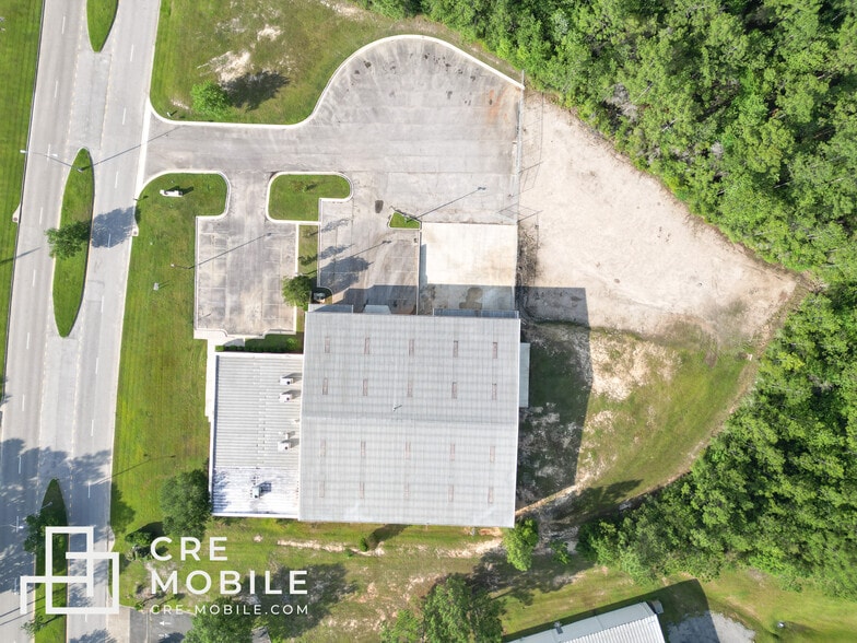 More Photos Of 5640 Commerce Blvd E, Mobile Warehouse For Lease