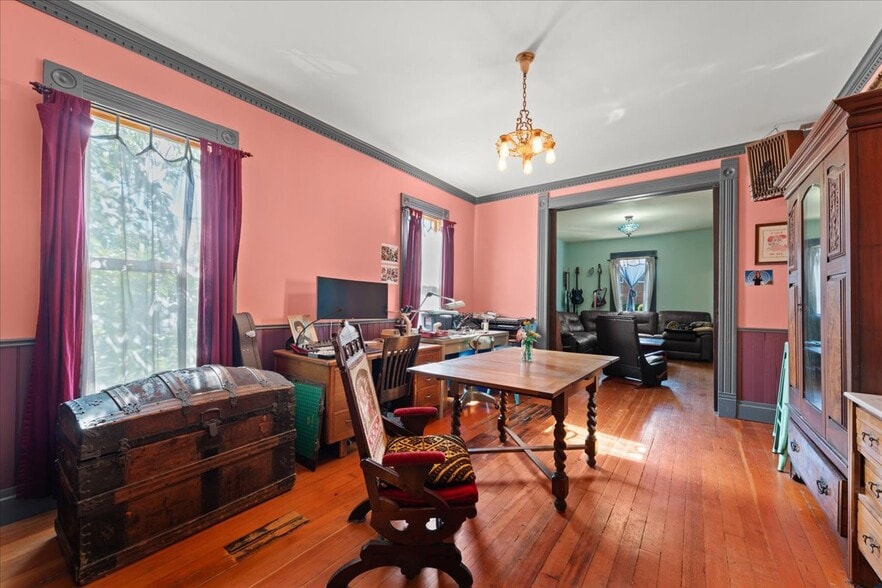 More Photos Of 3039 SE Stark St, Portland Storefront Retail Residential For Sale