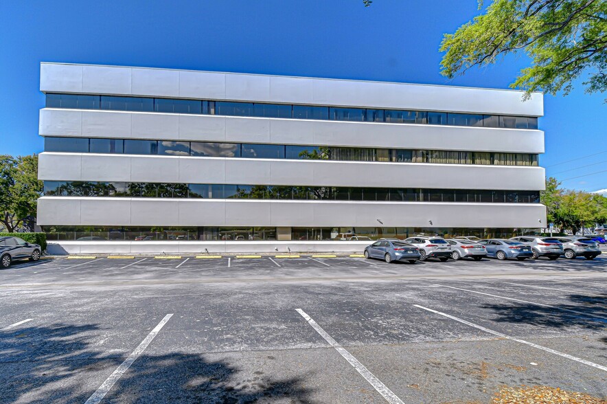 More Photos Of 4710 N Habana Ave, Tampa Medical For Sale