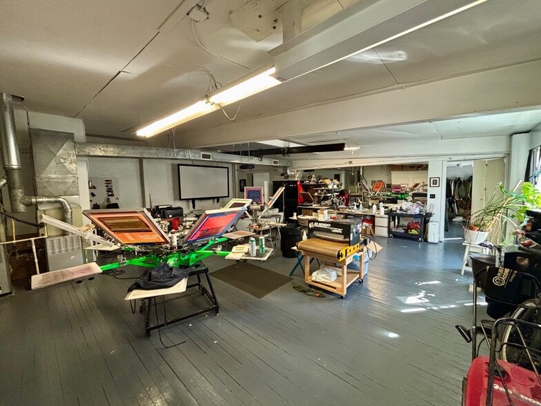 More Photos Of 4047-4049 Cresson St, Philadelphia Light Manufacturing For Sale