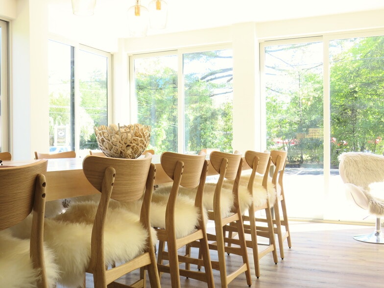 More Photos Of 2906 White Mountain Hwy, North Conway Hotel For Sale