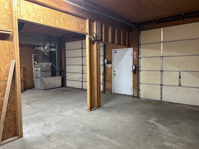 More Photos Of 1612 E Main St, Douglassville Warehouse For Sale