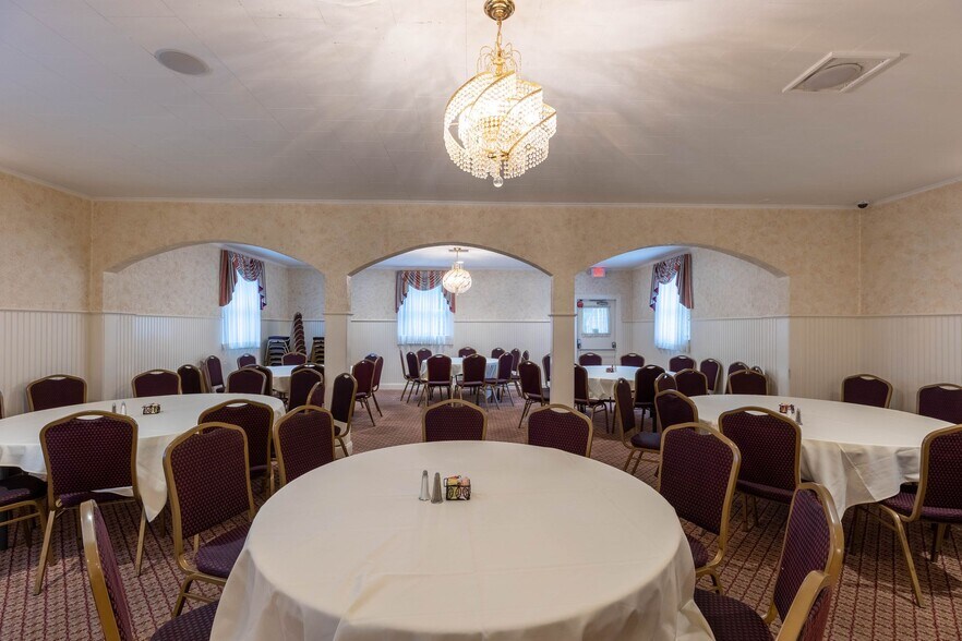 More Photos Of 1428 Center St, Ludlow Restaurant For Sale
