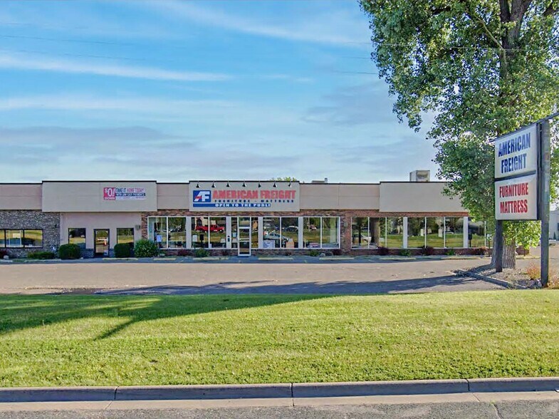 More Photos Of 3200 W Highway 13 W, Burnsville Showroom For Sale