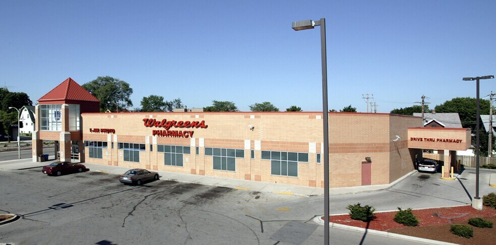 Primary Photo Of 2222 W Capitol Dr, Milwaukee Convenience Store For Sale