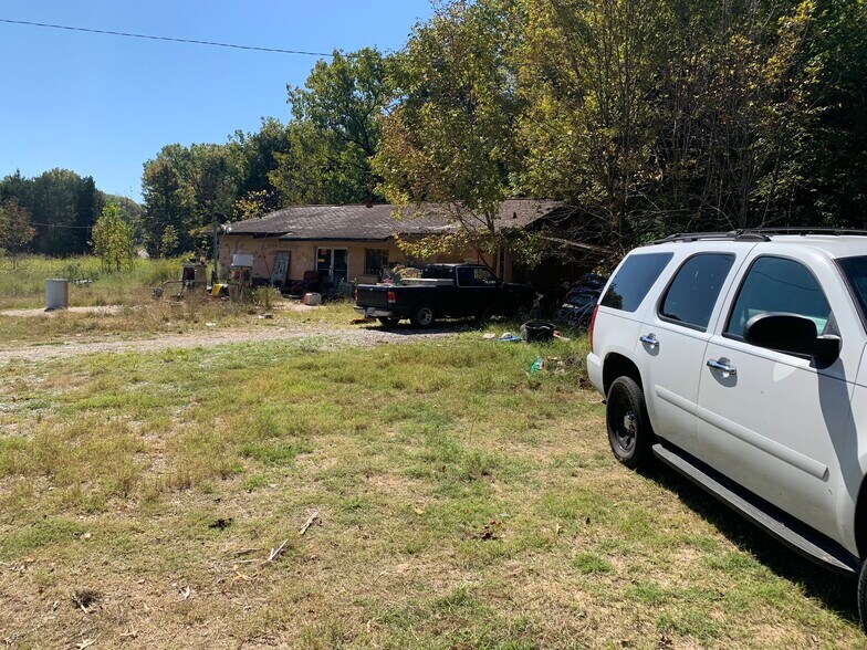 More Photos Of 8804 Warsaw Road 85, Aliceville Loft Creative Space For Sale