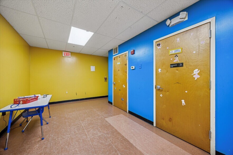 More Photos Of 6712-6714 Rising Sun Ave, Philadelphia Medical For Sale