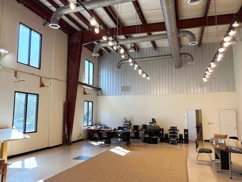 More Photos Of 2300 Clements Ferry Rd, Charleston Warehouse For Lease