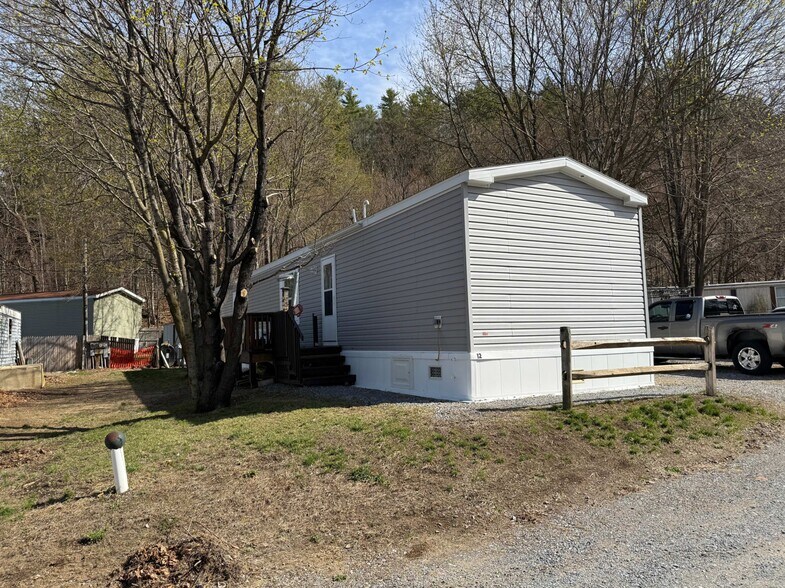 More Photos Of 384 Lake Ave, Lake Luzerne Manufactured Housing Mobile Home Park For Sale