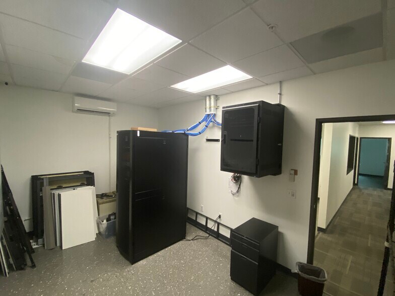 More Photos Of 4081 Mission Oaks Blvd, Camarillo Office For Sale