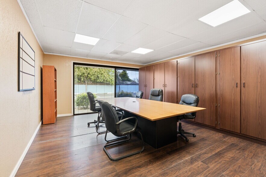 More Photos Of 1665 W Shaw Ave, Fresno Medical For Sale