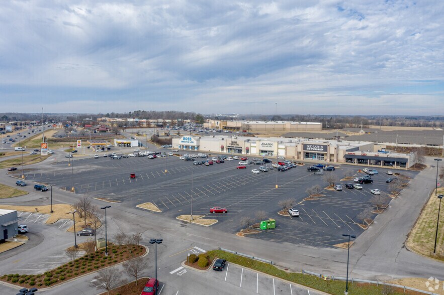 More Photos Of 308-356 Cox Creek Pky, Florence Storefront For Lease