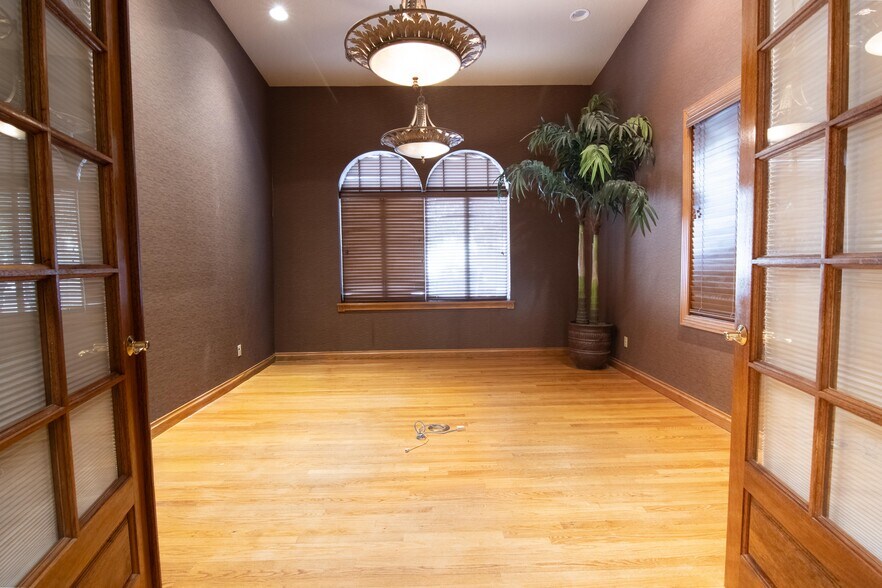 More Photos Of 757 Arlington Ave N, Saint Petersburg Office For Sale